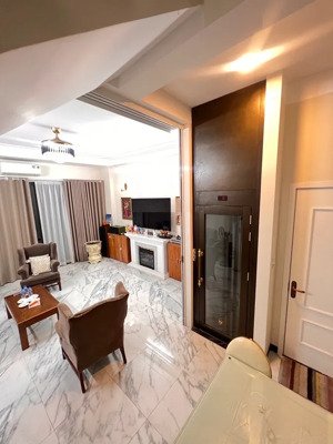 bán gấp nhà phạm văn đồng, gần cv hòa bình, 34m2, 5 tầng, mặt tiền 3,6m, giá 7,1 tỷ