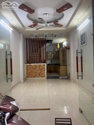 Cho thuê nhà ngõ 5 Hoàng Quốc Việt, Cầu Giấy 45m x 5T, 3PN, giá 15TR, ở nhóm, gia đình