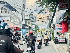 bán nhà mặt tiền kinh doanh sầm uất. h43 vườn lài ngay chợ và trường đh