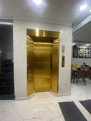 chính chủ bán nhà phố kim ngưu diện tích 60m2 xây 7 tầng thang máy xịn gần phố ô tô đỗ cửa vào tận