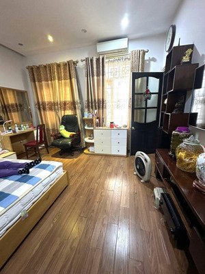 bán đất tặng nhà rộng 88m2, mặt tiền gần 8m, cách mặt đ. võng thị 70m, gần hồ tây lộng gió~ 237tr/m