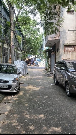 ngã tư bạch mai, phố huế 30m2, 4 tầng, ngõ nông, ô tô đỗ, giá chỉ hơn 4tỷ