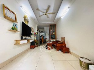 trung tâm cầu giấy, 45m2, 5 tầng, mt 3,8m giá nhỉnh 9 tỷ, cầu giấy, gần trần thái tông