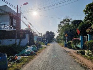 mặt tiền đ. 173, xã sơn đông, bến tre, giá 315 triệu/diện tích 102m2 thổ cư, sổ riêng sang tên ngay