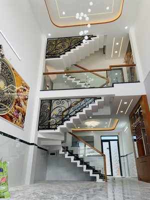 bán nhà gần chợ đầu mối hóc môn