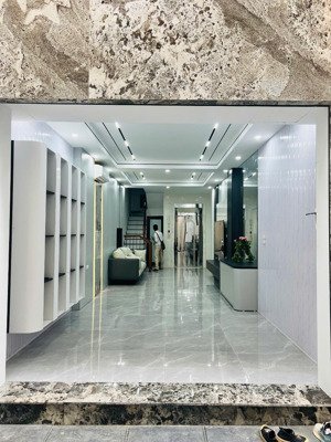 nhà đẹp hoàng như tiếp, full nội thất, ngõ thông, trung tâm, ở sướng, 47m2 - 12 tỷ