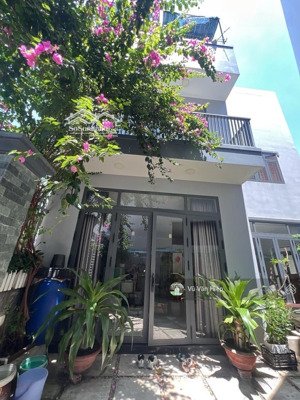 biệt thự sân vườn 135m2 chỉ 9 tỷ, kdc lý chiêu hoàng, quận 6 gồm 3pn 3wc