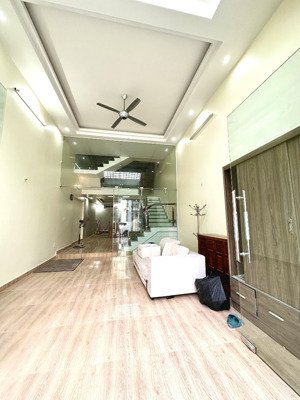 bán nhà mặt đường nhánh văn cao 68m2 4 tầng hướng đông