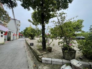 bán nhà đẹp lô góc view vườn hoa đường ô tô tránh dân xây giang biên 58m giá 9,8 tỷ