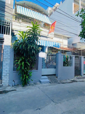 sát biển hòn chồng, đường ô tô rộng vi vu quay đầu * cách biển: 80m * giá: 6,8 tỷ