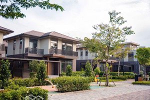 chủ cần tiền cần bán gấp căn biệt thự đơn lập 225m2 giá chỉ 9.5 tỷ, lh: em đạt