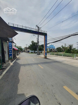 siêu phẩm! nhà sân vườn 196m2 hiện hữu, 2 tầng, xe hơi đậu cửa gần chợ qui đức