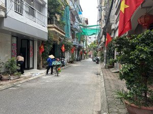 chính chủ bán nhà 3 tầng cũ 75 m2 ô tô tránh sài đồng long biên