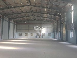 cần bán 2400m2 nhà xưởng đức hoà hạ long an - giá 24tỷ . đóng thuế 1 lần đến 2073.
