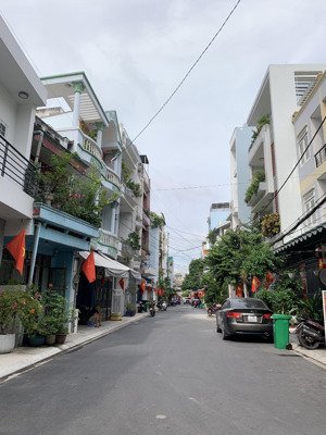 bán nhà hxh 10m nguyễn thái bình, p12, tân bình. dt: 10x34m, công nhận 340m2