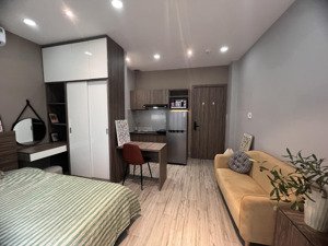 chdv 45m2 tách bếp, full nội thất , ban công đón nắng ngay hồ văn huê, gần sân bay , giáp quận 1, 3