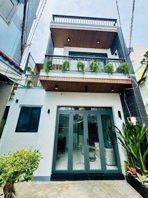 cần bán gấp căn nhà 67,2m2/2tỷ890 võ duy ninh phường 22 bình thạnh. ngay đầu đường nguyễn hữu cảnh