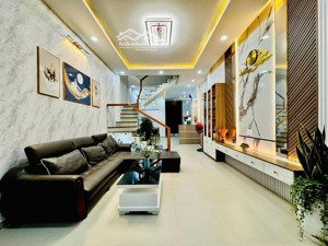 siêu phẩm duy nhất nhà hẻm 4m, dt 51,2m2, 2tỷ680, nằm ngay đ. trần hưng đạo, q. tân phú.