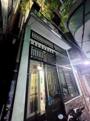 bán nhà nguyễn hữu cảnh , p22 , 32m2 , 2,95tỷ bớt lộc . lh : việt anh