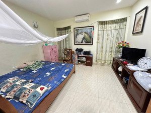 bán nhà tây hồ 40m-5 tầng-chỉ 7tỷ. cách 1 nhà ra ô tô tránh. nhà dân xây kiên cố.