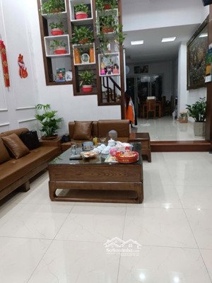 cần bán nhà siêu phẩm yên hoà - 70m ra phố - 2 mặt thoáng - trung tâm cầu giấy - nhà dân xây 4 tầng