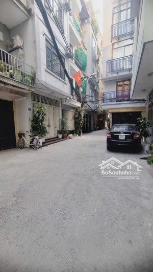 siêu hiếm ;cầu giấy nhà đẹp 5 tầng-thoáng mặt trước sau-ngõ rộng gần phố-nhỉnh 16 tỷ