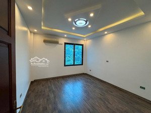 bán nhà lô góc đức giang ô tô tránh diện tích 46.5m giá 10,45 ty