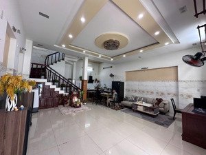 bán nhà 4 tầng 83 m2 ngang 7,2m ngay trung tâm nam nha trang giá 5.5 tỷ gần chợ, trường và biển!