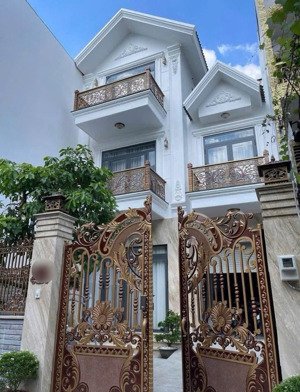 chủ kẹt tiền cần bán nhà đường số 12, p.hbc, thủ đức. giá 7tỷ 500triệu/ 6,5x18m - 4pn,6wc - sổ sẵn.