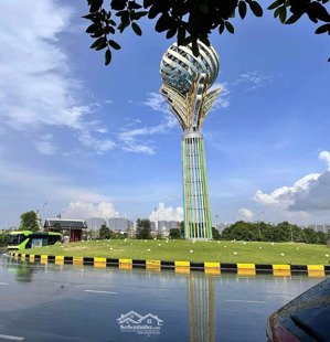 bán nhà riêng tại miêu nha, 7,4 tỷ, 40m2, hàng hiếm tại giá tốt