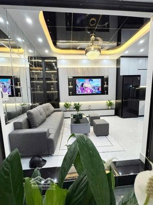 nhà đẹp full nt, ngõ thông gần oto, thoáng vĩnh viễn, gần phố. dt 30m 4t mt 3,3m giá 6,48 tỷ còn tl