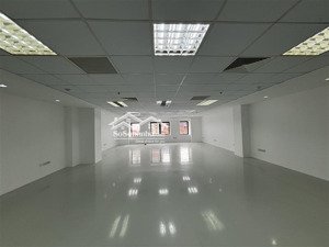 mặt phố liễu giai-văn cao- ba đình. 102m 6 tầng mt hơn 5 m nhỉnh 60 tỷ.