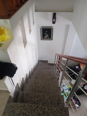 độc quyền nhà kiệt 5m đường tiểu la, 5,7tỷ.