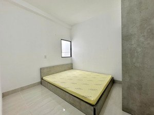 phòng full nội thất có ban công phòng mới 100% 41 nguyễn thị kiểu, quận 12