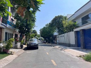 chỉ 12,8 tỷ. đất xây nội khu gần masteri an phú. cụm đường an phú, gần thảo điền. dt(5,1x16m).