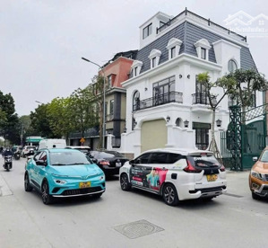 siêu phẩm biệt thự 3 mặt phố đại mỗ chuẩn dt 206m2 xây 4t, giá hơn 60 tỷ chút