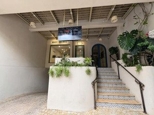 em quân! cho thuê mbkd trung tâm thảo điền nhánh xuân thuỷ 100m2 giá chỉ 35tr/tháng!