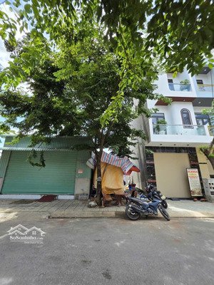 cần bán gấp lô đất ngay ngã tư bình chuẩn, 80m2 đã lên full thổ cư, đường 12m thông hai đầu, shr