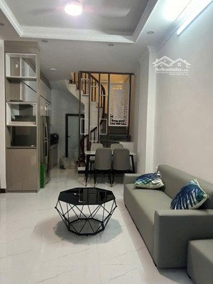 phúc lợi .nhà mới .33m .x5 ,tầng giá thuê chỉ 9 triêu / tháng nhà mới .an ninh .ở víp