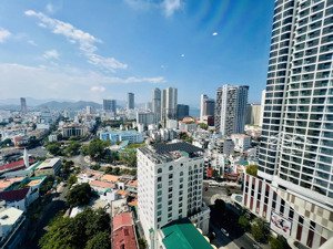 bán nhanh căn hộ tầng cao. 2 phòng ngủ. toà hud building nha trang