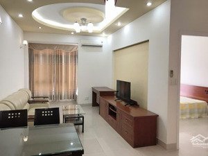 căn hô sky garden 2 - phú mỹ hưng- giá sinh viên -11,5 triệu/tháng. full đồ 2 phòng ngủ view thoáng