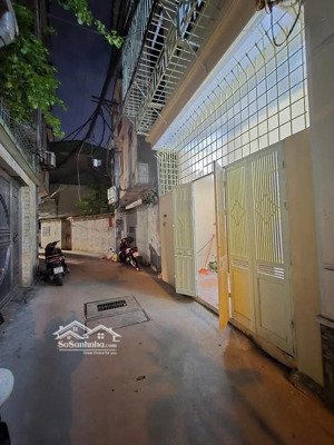 nhà cho thuê và kinh doanh dòng tiền hàng tháng