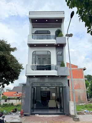 BÁN NHÀ PHỐ MỚI GẦN NGÃ TƯ BÌNH CHUẨN - BÌNH DƯƠNG