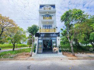 nhà phố tân cổ điển mặt tiền đường 12m khu compoud đường huỳnh tấn phát, nhà bè - cách q7 2.5km