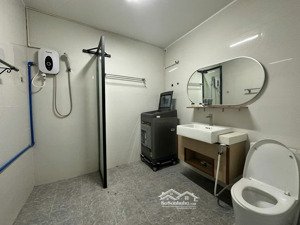 cho thuê nhà trệt 4x22, 1 pn, 1 pk, xe hơi đậu trong nhà, phù hợp vp, kho hàng, cửa hàng