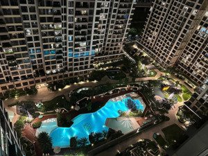 cho thuê căn hộ masteri - vinhomes q9 2pn 2wc bếp rèm - view hồ bơi - giá 10 triệu/tháng