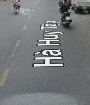 bán nhà mặt tiền hà huy tập 3 tầng kiên cố gần biển. giá 11.8 tỷ dt: 70m2. ngang: 4.5m