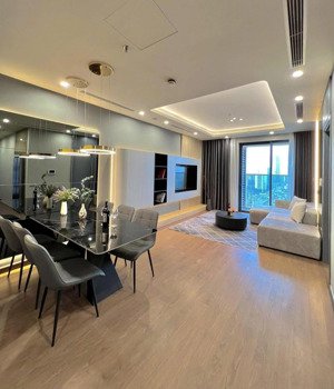 bán căn hộ 3pn 2wc, 85m2 full nội thât sẵn sổ đỏ tại samsora giá chỉ 5,68 tỷ hàng hiếm giá tốt nhất