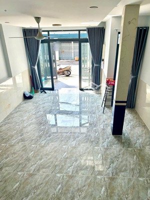 mặt tiền kinh doanh, khu chợ vải phú thọ hoà sầm uất, 5x17,3m, 4 tầng, cho thuê 22tr/tháng