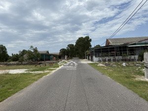 bán đất tặng nhà trục chính vào quảng trường biển bãi tắm triệu lăng